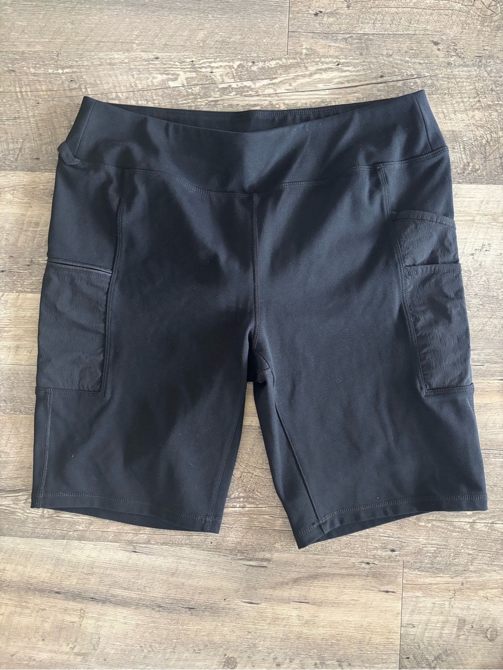 Carhartt Black Women's Bike Shorts with Side Pockets